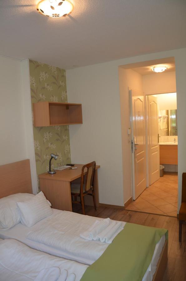 Hotel Viktoria Balatonalmádi Eksteriør billede